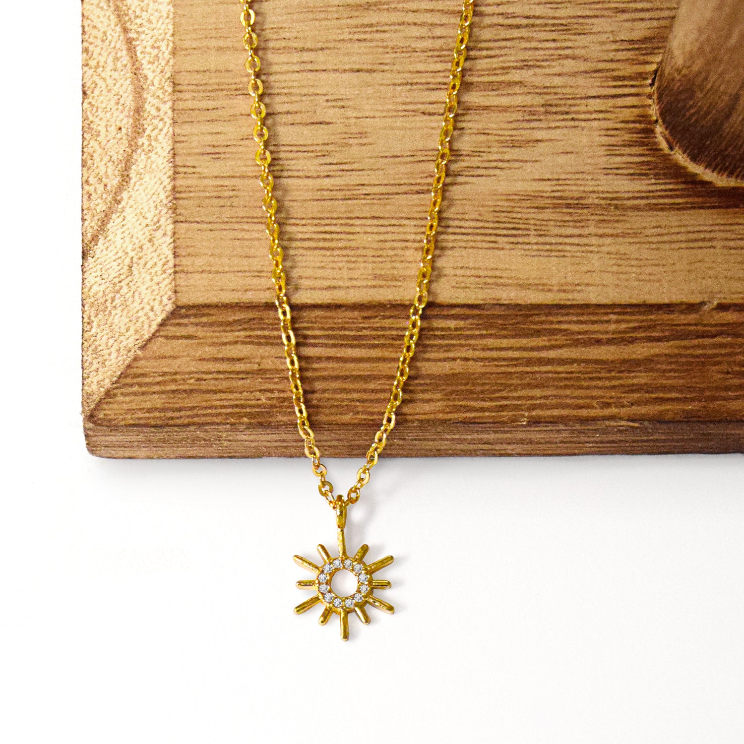 Here comes the sun necklace Gold - Stainless Steel - Notbranded